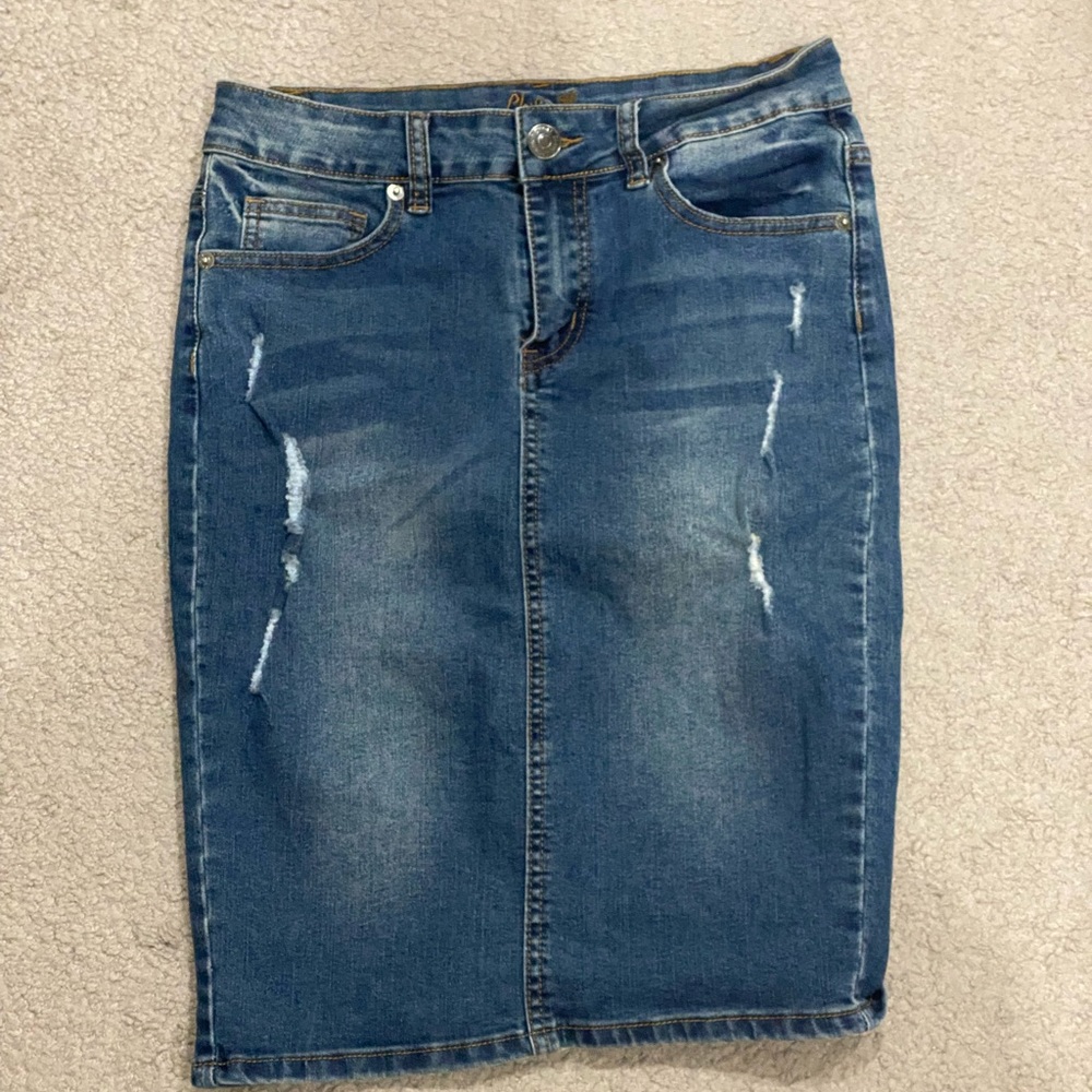 Denim skirt!